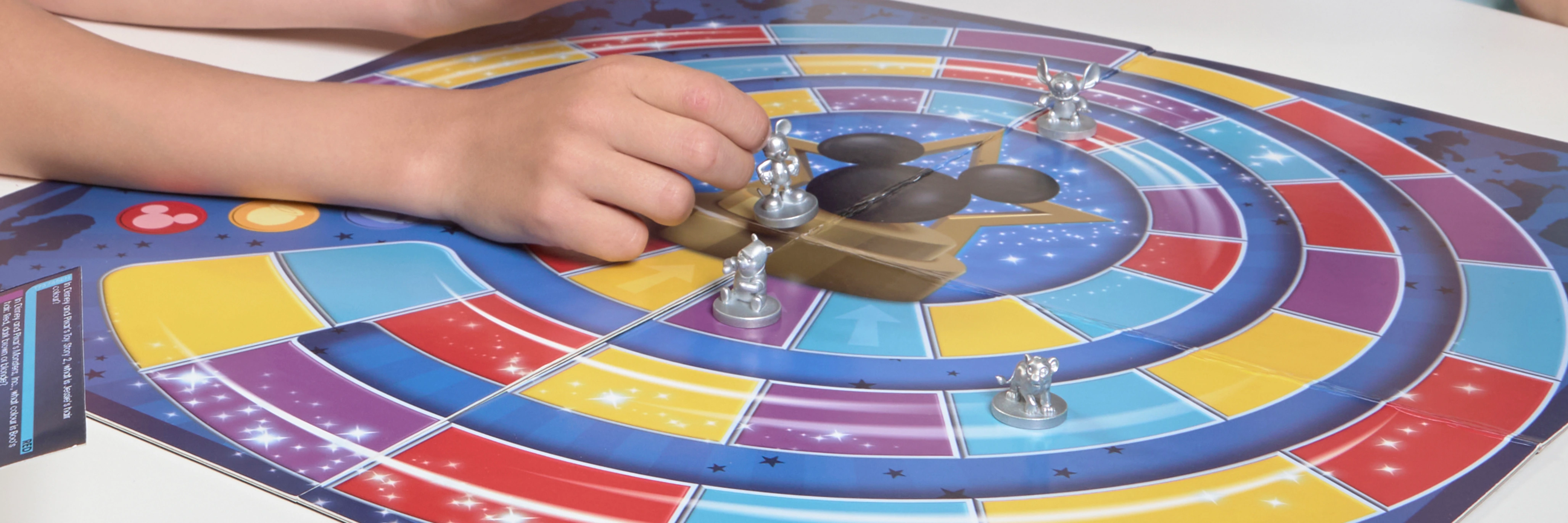 LOGO Disney board and playing pieces